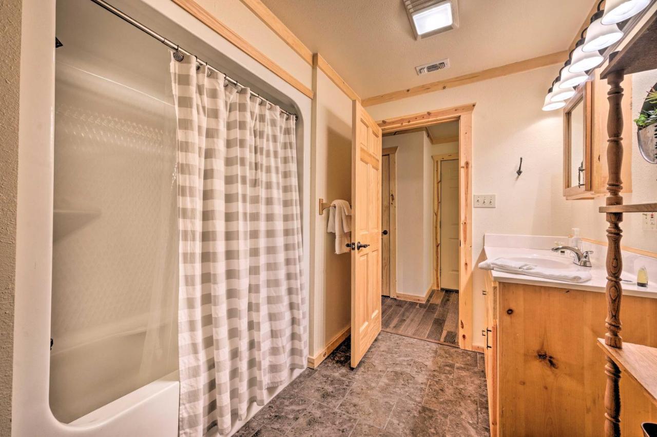 Villa Broken Bow Retreat On 2 Acres With Hot Tub And Deck! Esterno foto